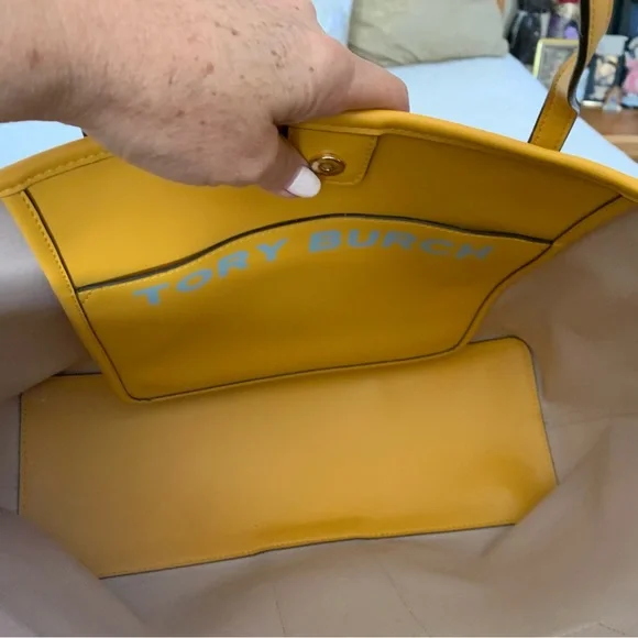 Tory Burch Gemini Link Tote - Picture 5 of 10